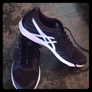 NWOT ASICS trainers